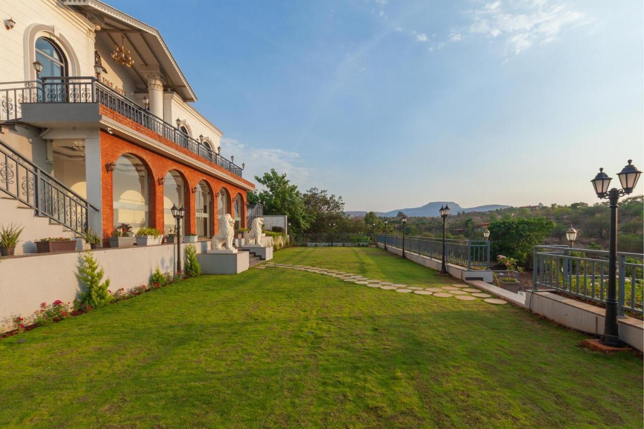 Bellevue Palace By Stayvista - Lavish Abode With A Pool, Landscaped Lawn, Gazebo & Adventure Activities Nászik Kültér fotó