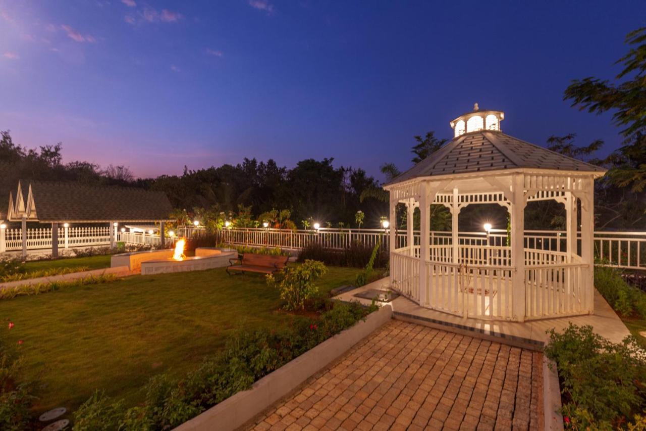 Bellevue Palace By Stayvista - Lavish Abode With A Pool, Landscaped Lawn, Gazebo & Adventure Activities Nászik Kültér fotó